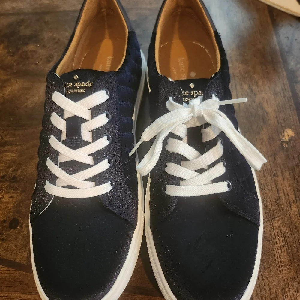 Kate Spade Navy & White Velvet Quilted Lace Up Sneakers Size 10 NEW